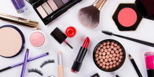 Chuyển phát nhanh mỹ phẩm, nước hoa nội địa