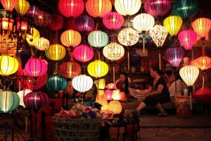 Vận chuyển lồng đèn đi Nhật siêu tốc cùng Indochinalines