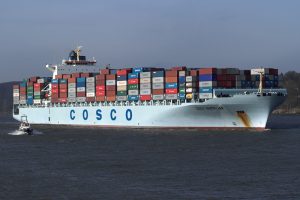 Maersk Tăng Tốc Bám Sát COSCO