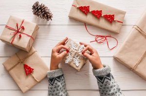 Cách gửi quà tặng đi Mỹ cho người thân, bạn bè nhanh nhất