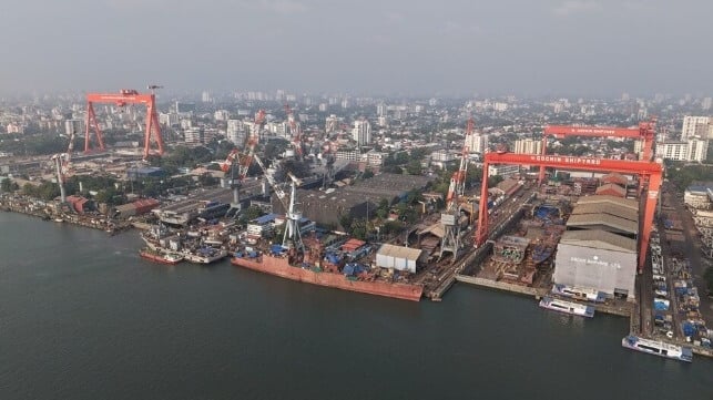 Gửi Túi Xách Bằng Đường Biển Từ Việt Nam Đi Hà Lan