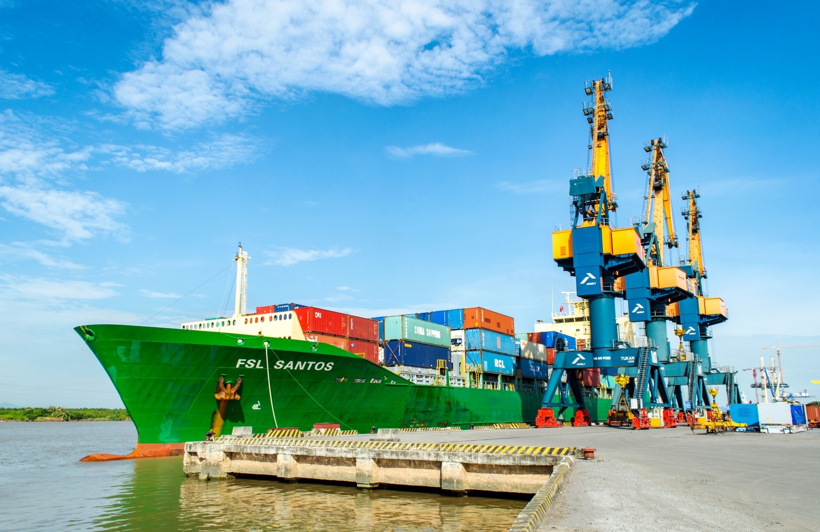Xếp dỡ Hải An (HAH) dự chi 92 triệu USD để đóng hai tàu container mới