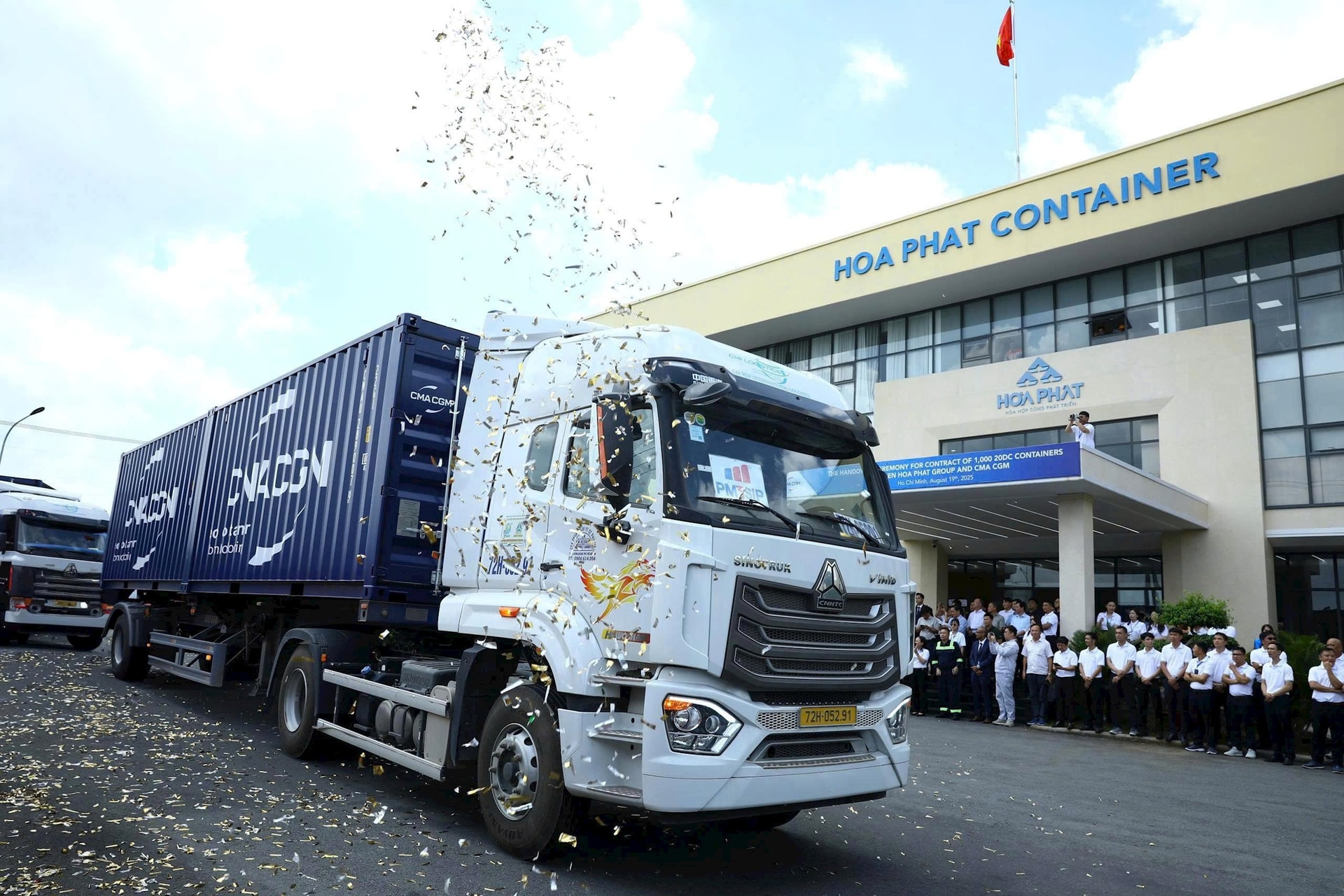 Hòa Phát bàn giao 1.000 container cho hãng tàu tốp 3 thế giới