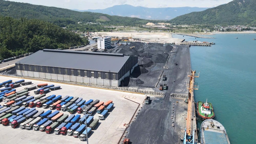 Khai trương tuyến vận tải container Vũng Áng - Hải Phòng.
