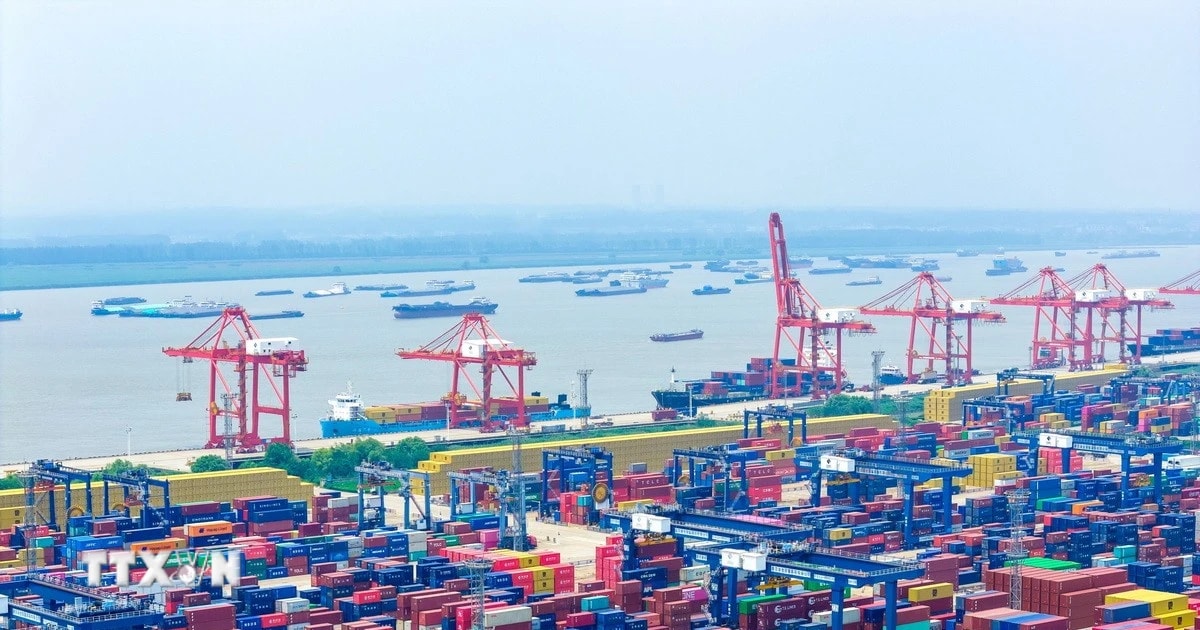 Trung Quốc áp dụng phí cảng đặc biệt với tàu thuyền Mỹ từ ngày 14-10
