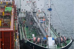 Singapore thúc đẩy sử dụng methanol “xanh” trong tiếp liệu cho tàu biển