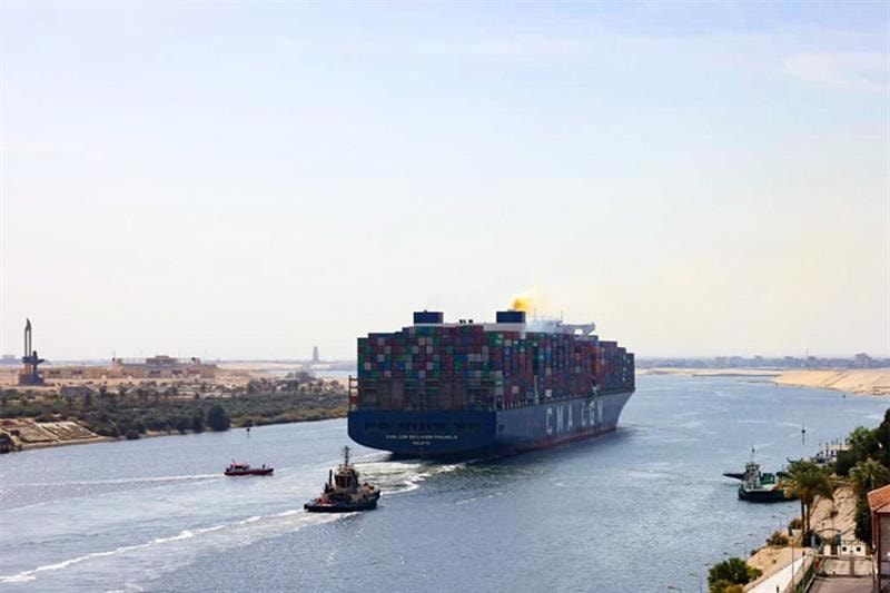 Siêu tàu container trở lại Kênh đào Suez sau 2 năm gián đoạn