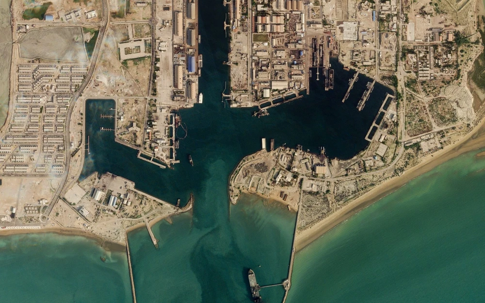 Iran: Nước nào trục xuất đại sứ Mỹ và Israel sẽ được phép đi qua Eo biển Hormuz