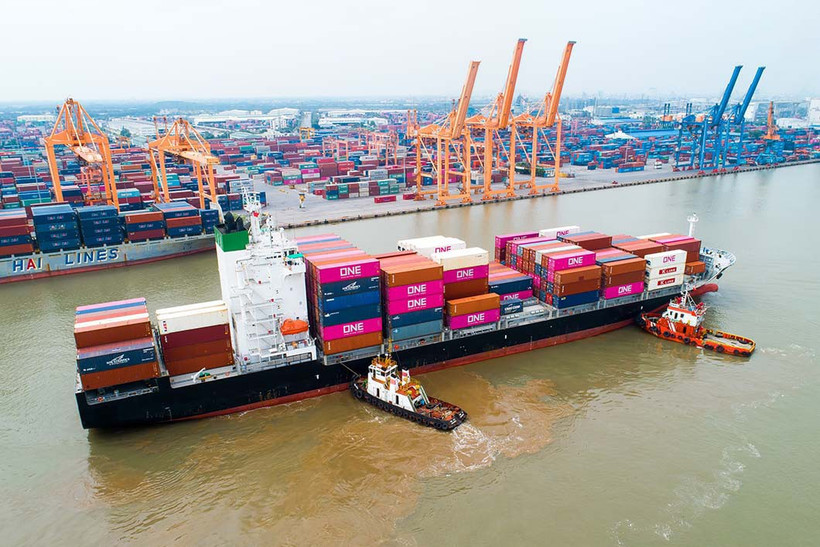 Kiến nghị hỗ trợ tàu biển Việt Nam qua eo biển Hormuz, giữ ổn định giá cước vận tải