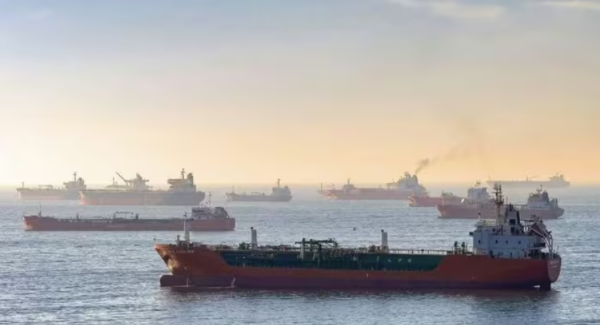 Khoảng 1.000 tàu mắc kẹt tại eo biển Hormuz: Nguy cơ đứt gãy chuỗi cung ứng toàn cầu