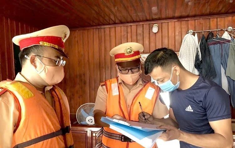 Chính phủ thông qua 6 chính sách lớn của dự án Bộ luật Hàng hải và Đường thủy Việt Nam (sửa đổi)